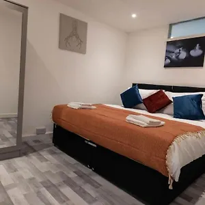  Apartment 3 Bedrooms Flat -wifi-freeparking-babycot-15min To Pepys Park