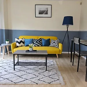  Apartment In Beckton. Docklands. Airport.